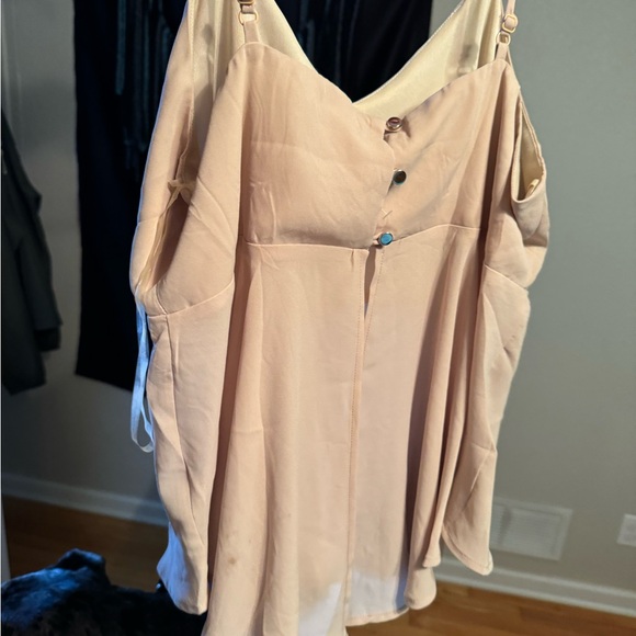 Adorable open back tank top large - Picture 2 of 3